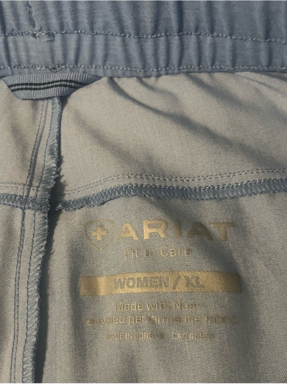 Ariat Women's Scrub Set V-Neck Top - Light Blue and matching pants XL - Picture 6 of 8